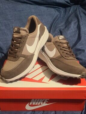 Nike Waffle Nav "FJ4195-201", New In Replacement Box! Men 10.5/Women 12